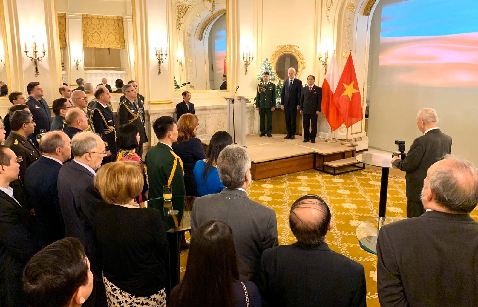 Kỷ niệm 75 năm Ngày thành lập Quân đội Nhân dân Việt Nam tại Ba Lan