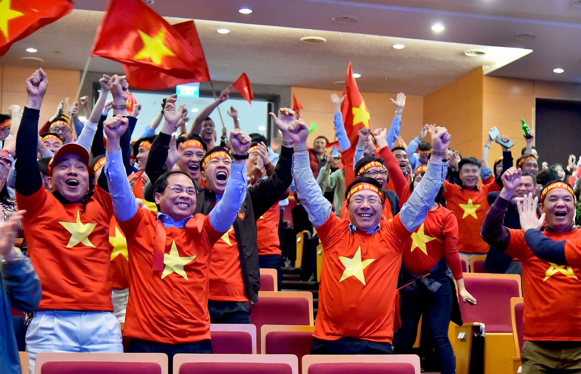 Điểm nóng fanzone Bộ Ngoại giao ở Mỹ Đình cổ vũ U22 Việt Nam đấu U22 Indonesia