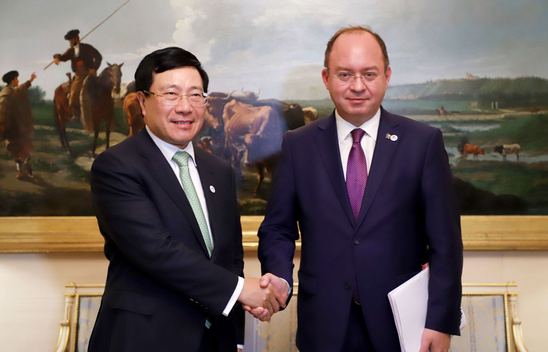 Phó Thủ tướng Phạm Bình Minh tiếp xúc song phương tại FMM 14