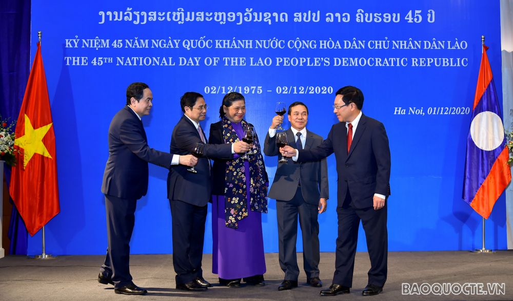 Chiêu đãi nhân dịp 45 năm ngày Quốc khánh CHDCND Lào Chiêu đãi nhân dịp 45 năm ngày Quốc khánh CHDCND Lào