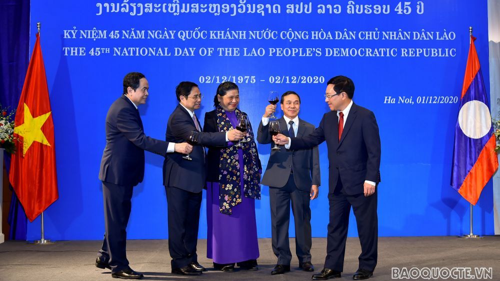 Chiêu đãi nhân dịp 45 năm ngày Quốc khánh CHDCND Lào