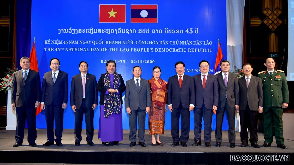 Chiêu đãi nhân dịp 45 năm ngày Quốc khánh CHDCND Lào Chiêu đãi nhân dịp 45 năm ngày Quốc khánh CHDCND Lào