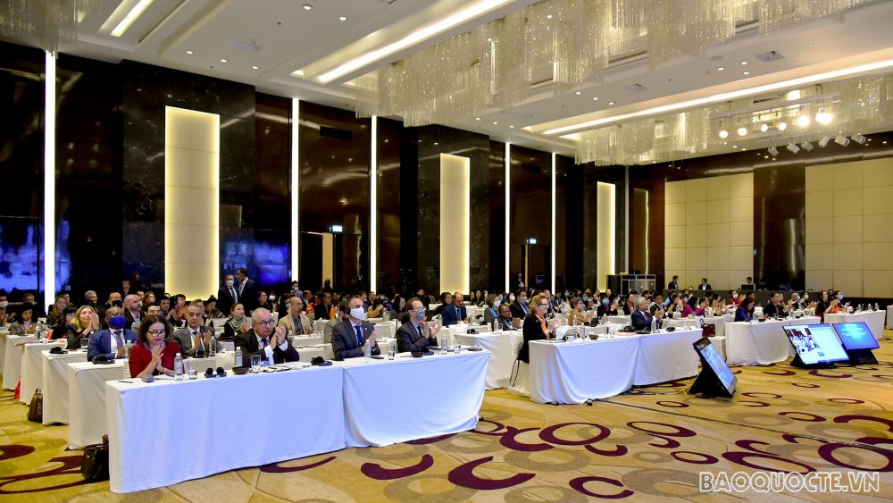 Bế mạc Hội nghị quốc tế về ‘Tăng cường vai trò của phụ nữ trong xây dựng và củng cố hòa bình: Từ cam kết đến kết quả’ Bế mạc Hội nghị quốc tế về ‘Tăng cường vai trò của phụ nữ trong xây dựng và củng cố hòa bình: Từ cam kết đến kết quả’