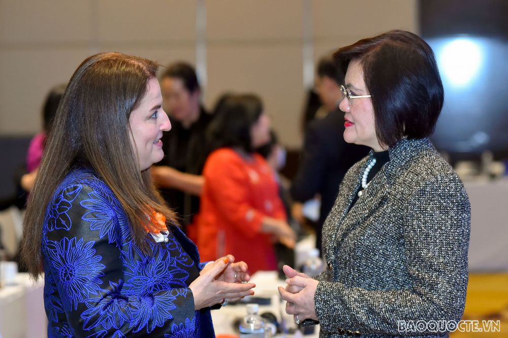 Bế mạc Hội nghị quốc tế về ‘Tăng cường vai trò của phụ nữ trong xây dựng và củng cố hòa bình: Từ cam kết đến kết quả’ Bế mạc Hội nghị quốc tế về ‘Tăng cường vai trò của phụ nữ trong xây dựng và củng cố hòa bình: Từ cam kết đến kết quả’