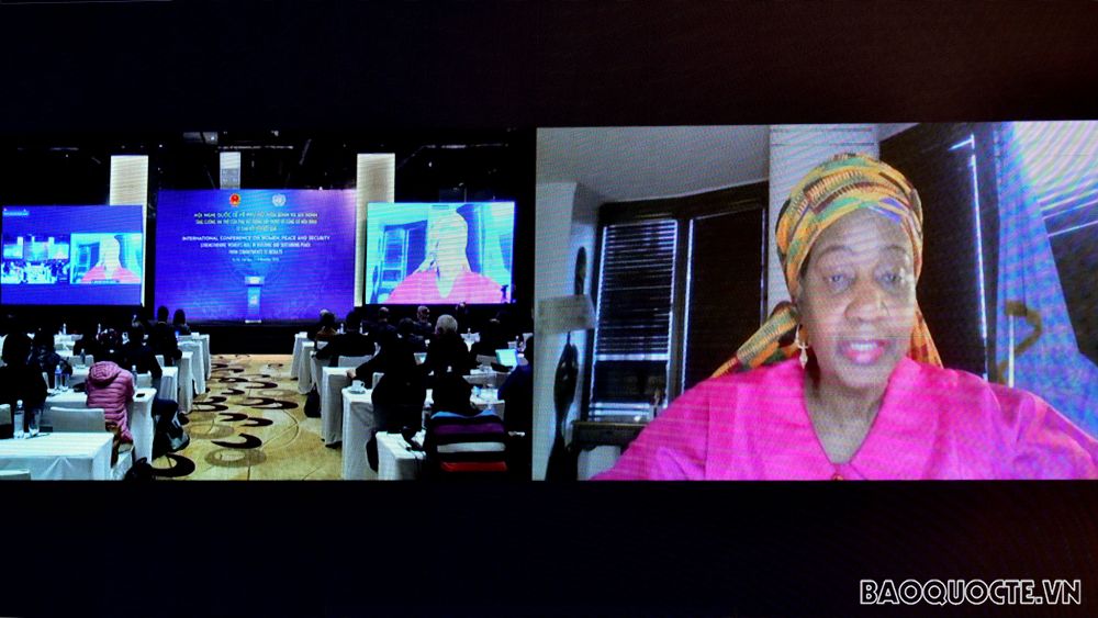 Tiến sĩ Phumzile Mlambo-Ngcuka, Phó Tổng Thư ký LHQ, Giám đốc Điều hành Cơ quan LHQ về bình đẳng giới và trao quyền cho phụ nữ (UNWOMEN) phát biểu bế mạc Tiến sĩ Phumzile Mlambo-Ngcuka, Phó Tổng Thư ký LHQ, Giám đốc Điều hành Cơ quan LHQ về bình đẳng giới và trao quyền cho phụ nữ (UNWOMEN) phát biểu bế mạc