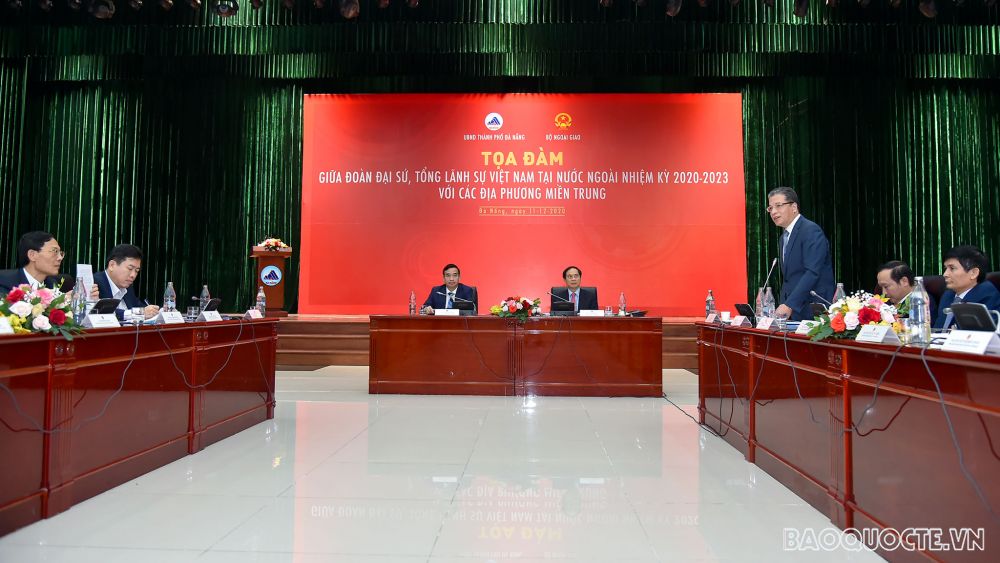 Đoàn Trưởng Cơ quan đại diện Việt Nam ở nước ngoài nhiệm kỳ 2020-2023 tọa đàm với Lãnh đạo các tỉnh miền Trung