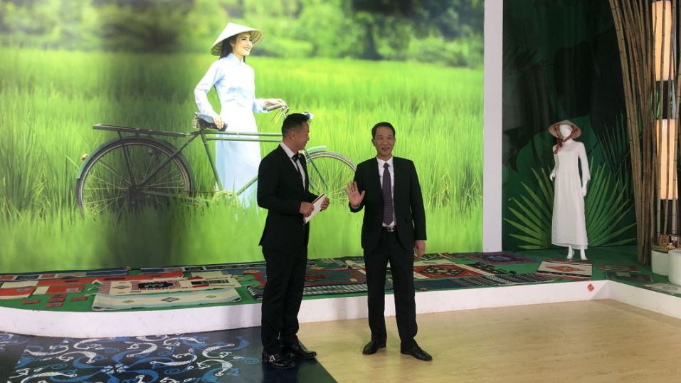 Giới thiệu sản phẩm hàng hóa và du lịch Việt ở Hội chợ tại Côn Minh, Trung Quốc