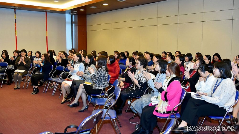 Bí quyết trong công việc và cuộc sống của chị em ngoại giao hiện đại