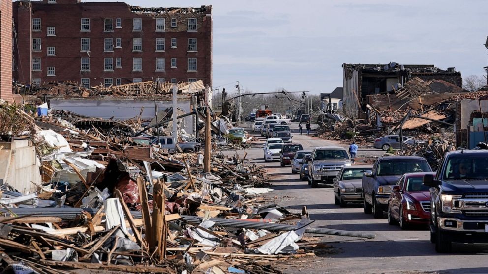 Hiện trường vụ lốc xoáy kinh hoàng tại bang Kentucky, ngày 11/12. (Nguồn: AP) Hiện trường vụ lốc xoáy kinh hoàng tại bang Kentucky, ngày 11/12. (Nguồn: AP)