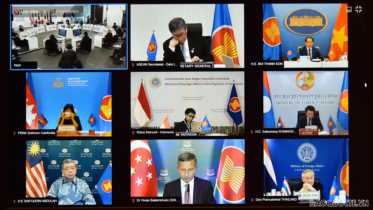 Bộ trưởng Bùi Thanh Sơn dự Hội nghị đầu tiên giữa Bộ trưởng Ngoại giao ASEAN-G7 Bộ trưởng Bùi Thanh Sơn dự Hội nghị đầu tiên giữa Bộ trưởng Ngoại giao ASEAN-G7