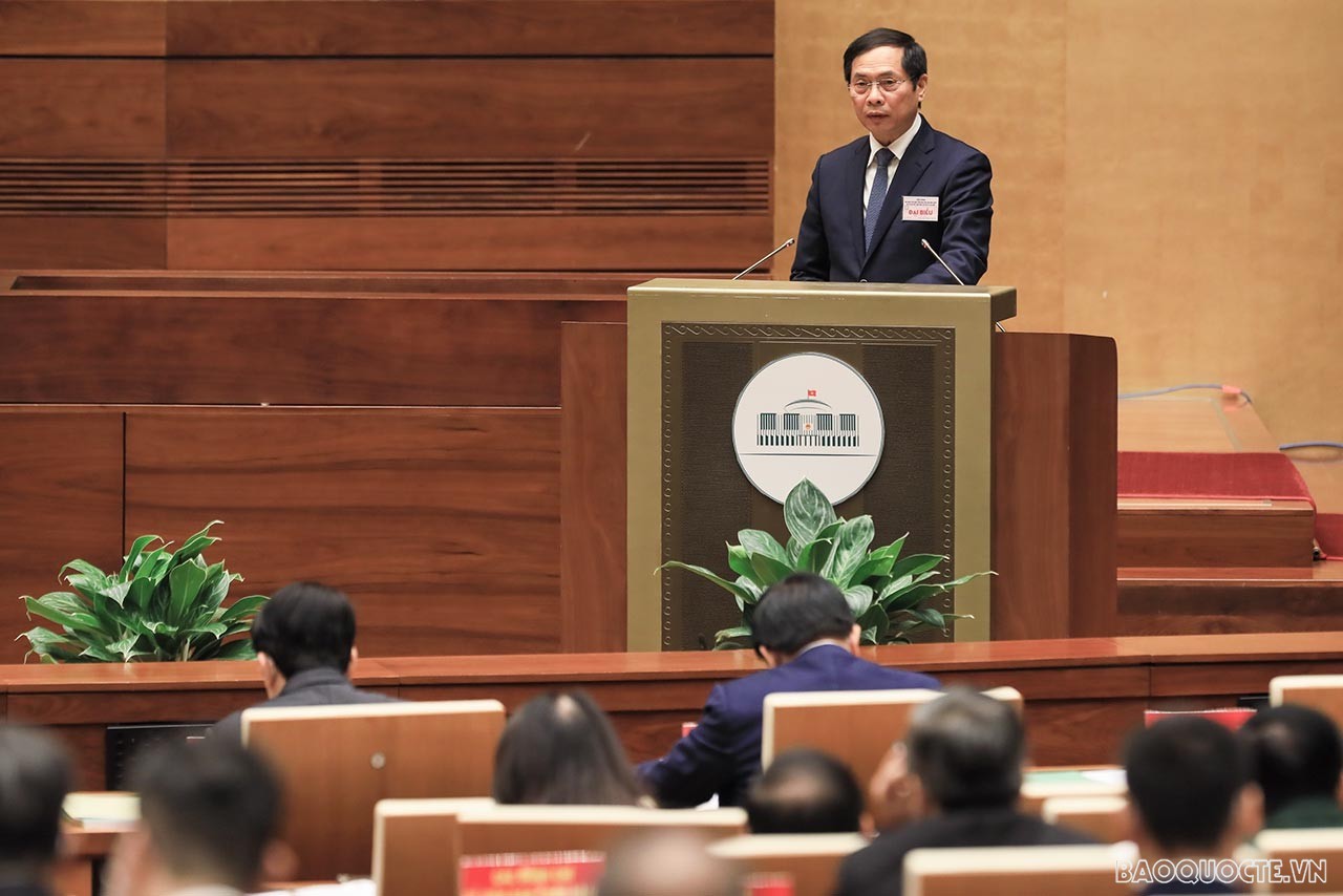 Xây dựng ngành ngoại giao toàn diện hiện đại, phục vụ phát triển đất nước và bảo vệ Tổ quốc Xây dựng ngành ngoại giao toàn diện hiện đại, phục vụ phát triển đất nước và bảo vệ Tổ quốc