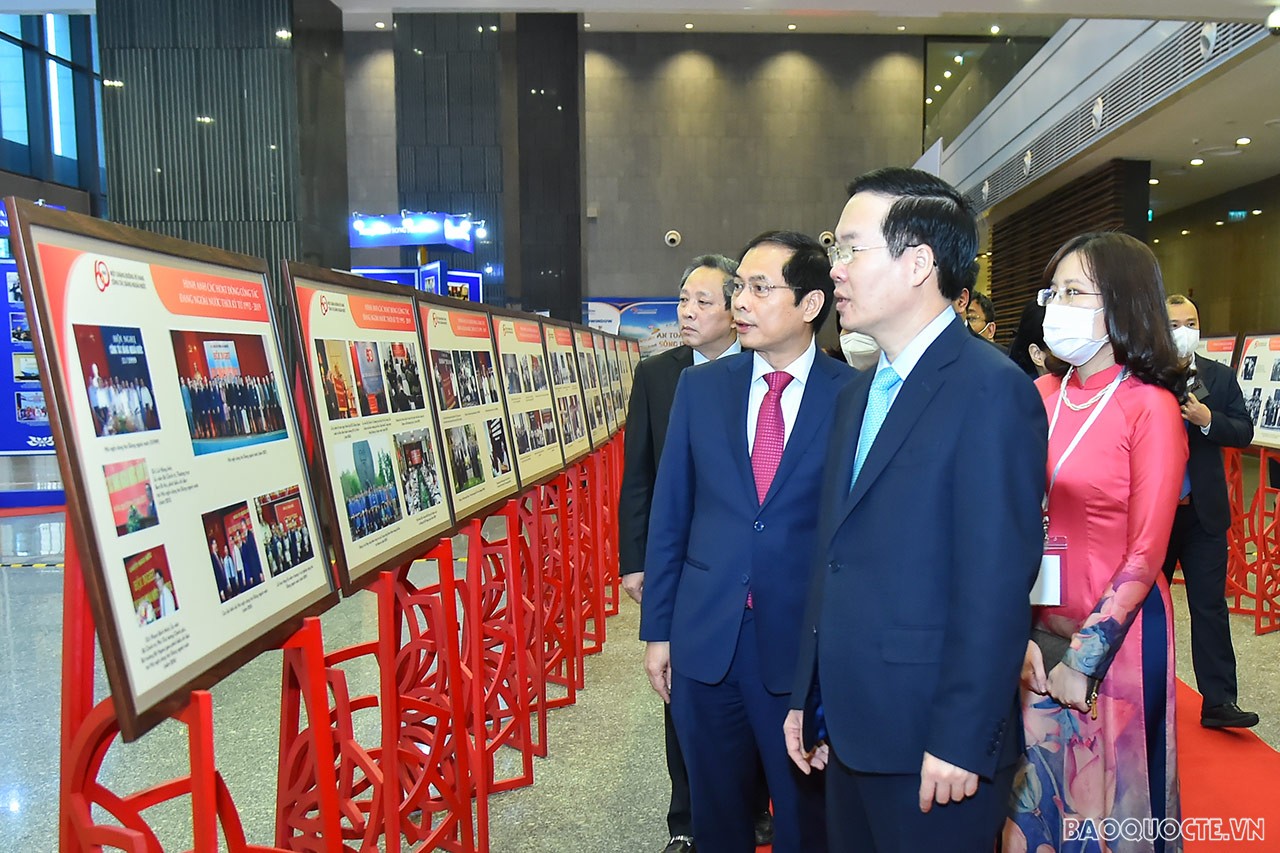 Khai mạc Hội nghị về công tác xây dựng Đảng và công tác Đảng ngoài nước Toàn cảnh Hội nghị về công tác xây dựng Đảng và công tác Đảng ngoài nước qua ảnh