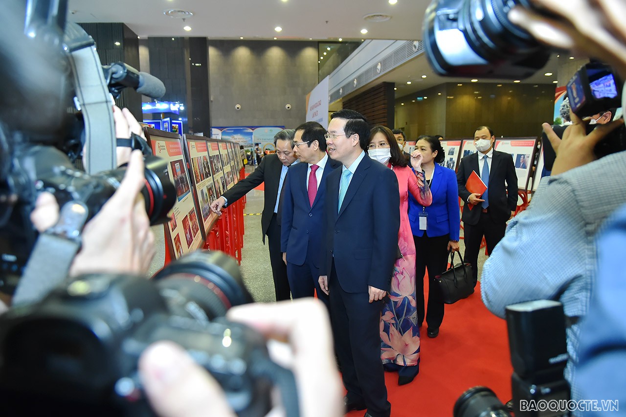 Toàn cảnh Hội nghị về công tác xây dựng Đảng và công tác Đảng ngoài nước qua ảnh Toàn cảnh Hội nghị về công tác xây dựng Đảng và công tác Đảng ngoài nước qua ảnh