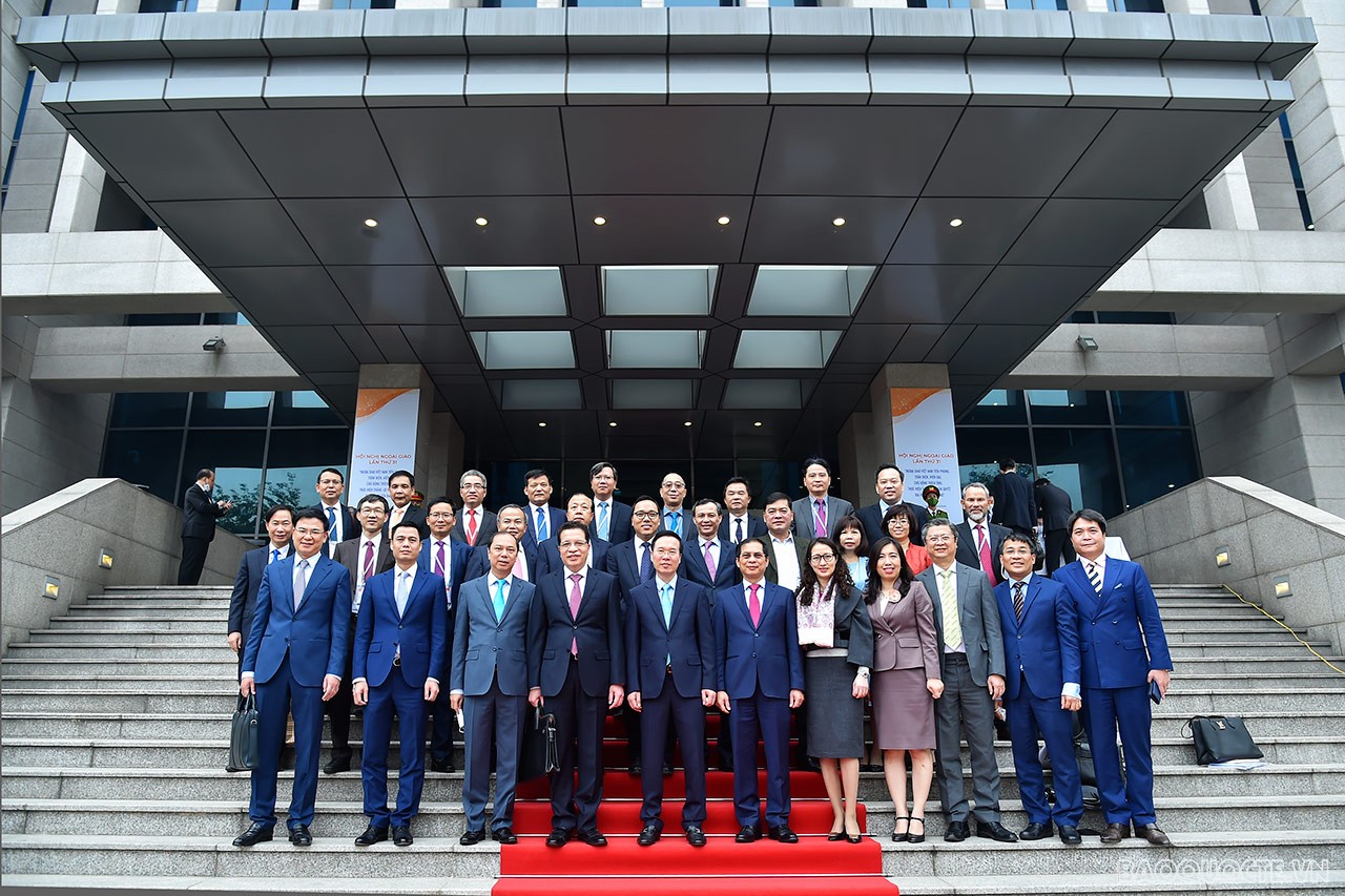 Toàn cảnh Hội nghị về công tác xây dựng Đảng và công tác Đảng ngoài nước qua ảnh Toàn cảnh Hội nghị về công tác xây dựng Đảng và công tác Đảng ngoài nước qua ảnh