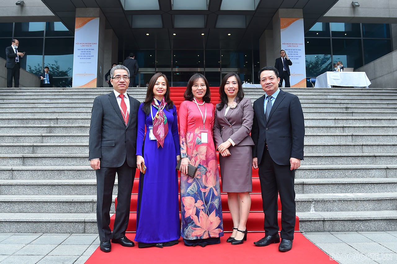 Toàn cảnh Hội nghị về công tác xây dựng Đảng và công tác Đảng ngoài nước qua ảnh Toàn cảnh Hội nghị về công tác xây dựng Đảng và công tác Đảng ngoài nước qua ảnh