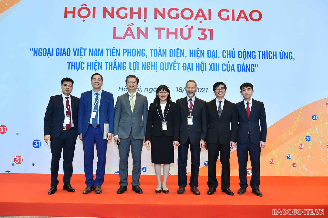 Toàn cảnh Hội nghị về công tác xây dựng Đảng và công tác Đảng ngoài nước qua ảnh Toàn cảnh Hội nghị về công tác xây dựng Đảng và công tác Đảng ngoài nước qua ảnh