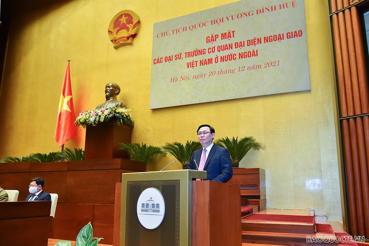 Chủ tịch Quốc hội Vương Đình Huệ gặp mặt các Đại sứ về dự Hội nghị Ngoại giao 31 Chủ tịch Quốc hội Vương Đình Huệ gặp mặt các Đại sứ về dự Hội nghị Ngoại giao 31