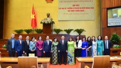 Chủ tịch Quốc hội Vương Đình Huệ gặp mặt các Đại sứ về dự Hội nghị Ngoại giao 31