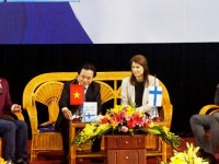 long tin bi danh cap sau chiec camera o truong mam non