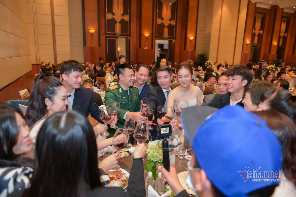 Dàn nghệ sĩ dự đám cưới 'cô đẩu' Công Lý