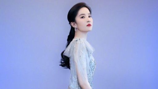 Lưu Diệc Phi tái xuất trong loạt ảnh trong veo, khiến người hâm hộ không thể rời mắt