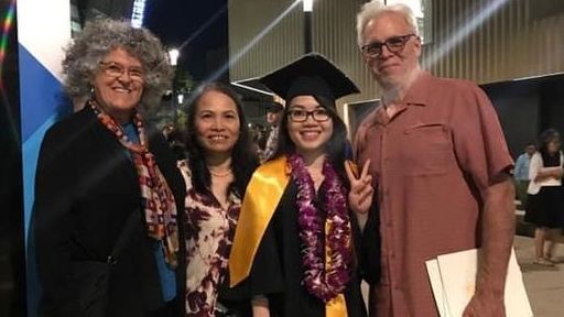 Từ một thợ nail, cô gái Việt xuất sắc giành vé vào đại học, trở thành viên chức Chính quyền tiểu bang Mỹ