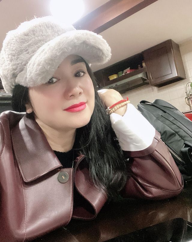 Hướng dương ngược nắng: 'Bà Bạch Cúc' Thu Hà...