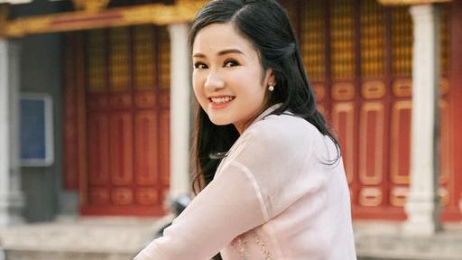 Hướng dương ngược nắng: Trái ngược với Tổng Giám đốc Cao Dược, NSND Thu Hà đời thường 'hack' tuổi cực đỉnh