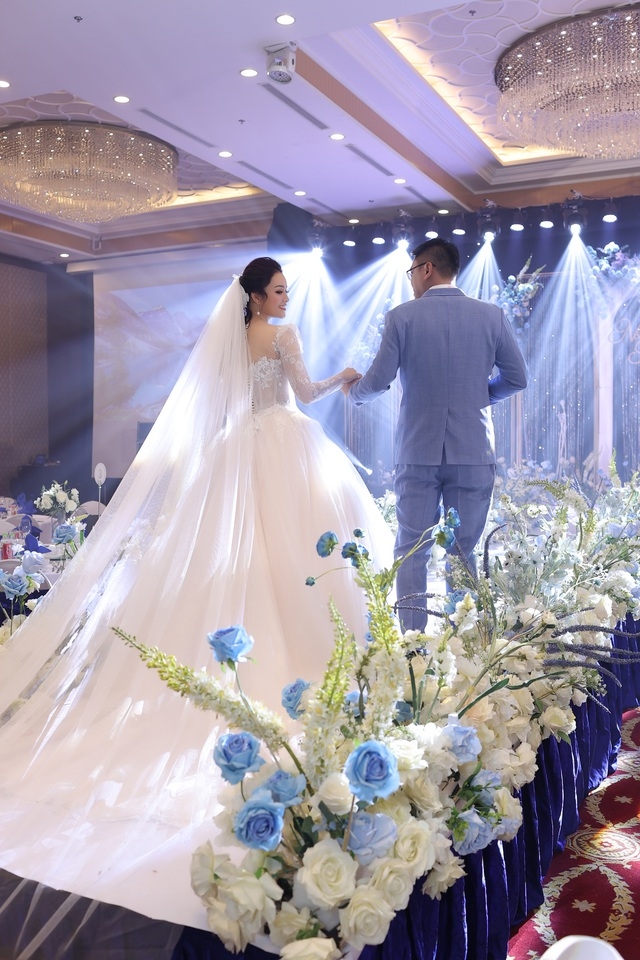 Tân Nhàn kết hôn lần 2