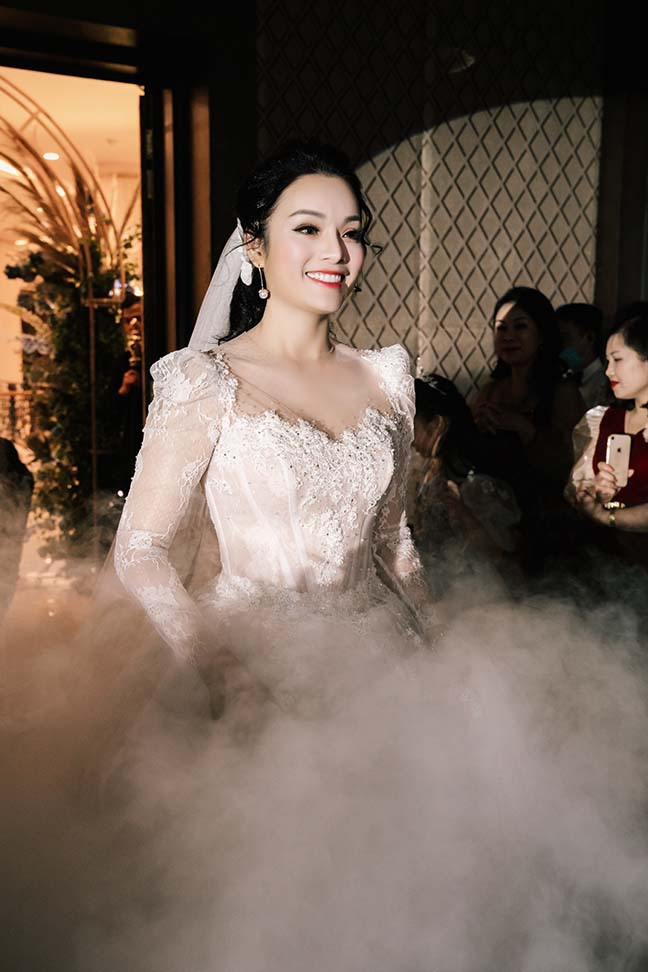 Tân Nhàn kết hôn lần 2