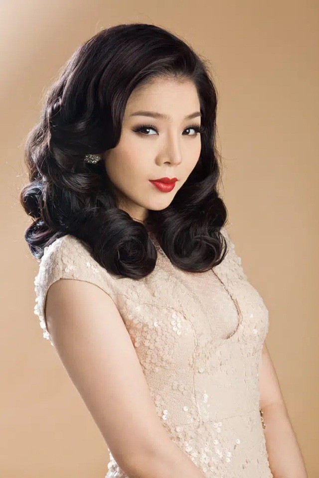 Lệ Quyên, Mỹ Tâm 'hack tuổi' đỉnh cao của showbiz Việt