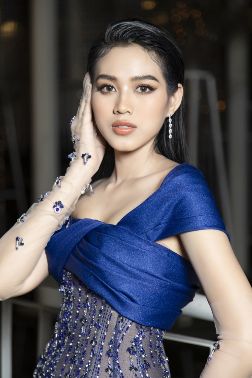 Top 3 Hoa hậu Việt Nam diện đầm cắt xẻ khoe vẻ đẹp gợi cảm