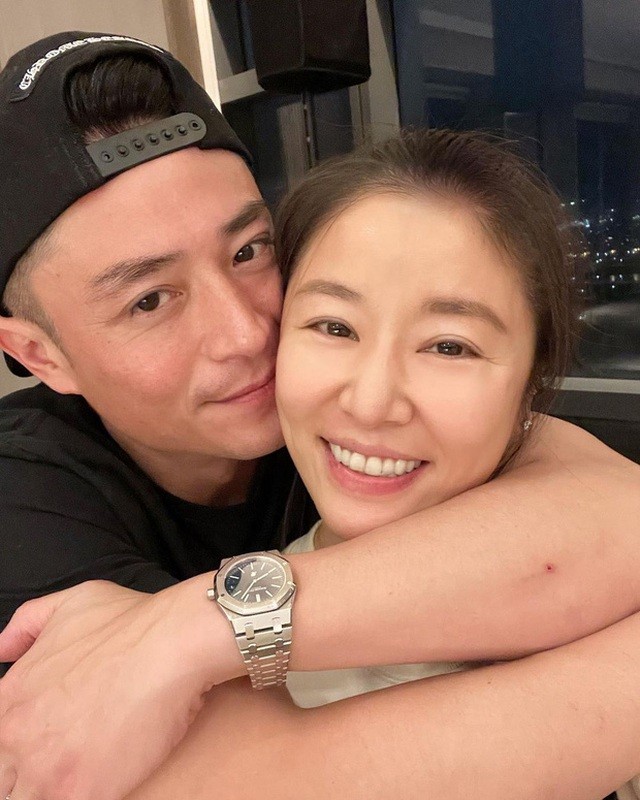 Lâm Tâm Như và Hoắc Kiến Hoa "má kề má" trong tiệc sinh nhật