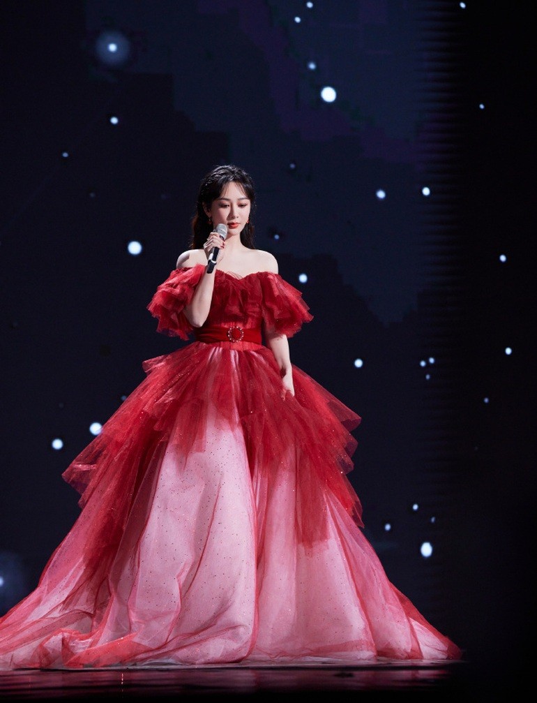 Các ngôi sao khắp thế giới làm gì trong ngày đầu năm mới 2022? Các ngôi sao khắp thế giới làm gì trong ngày đầu năm mới 2022?