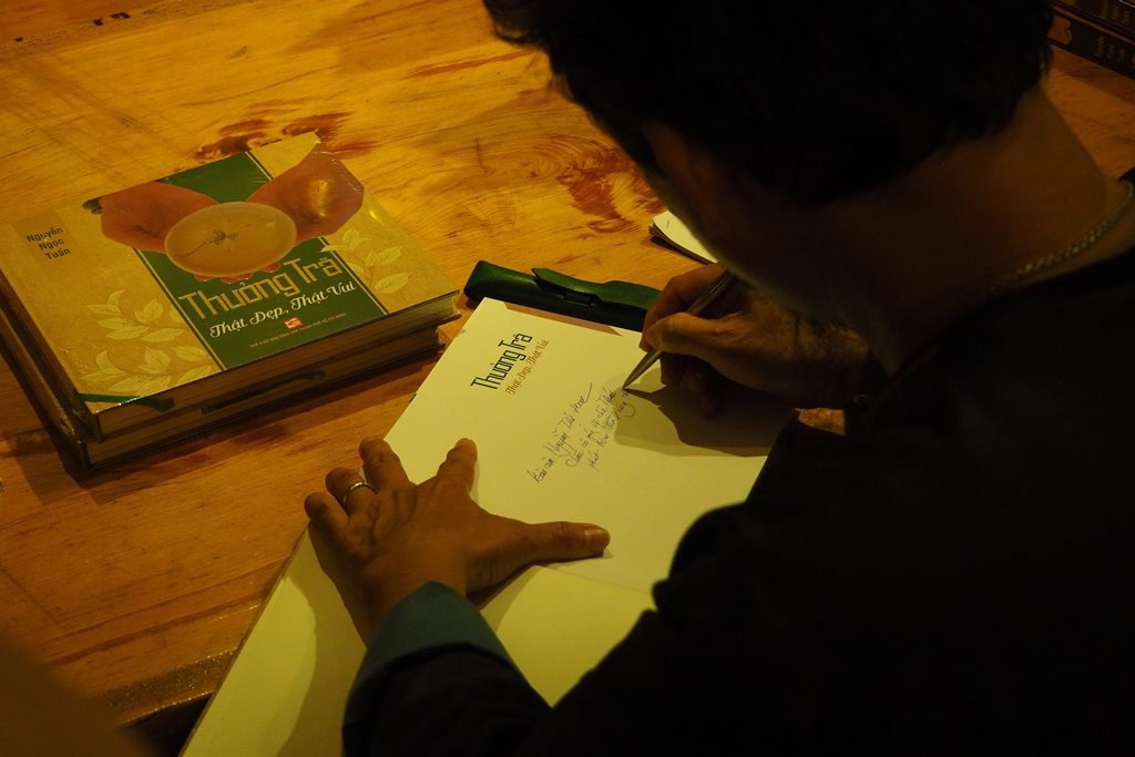 Một tập sách thú vị về nghệ thuật thưởng trà Một tập sách thú vị về nghệ thuật thưởng trà