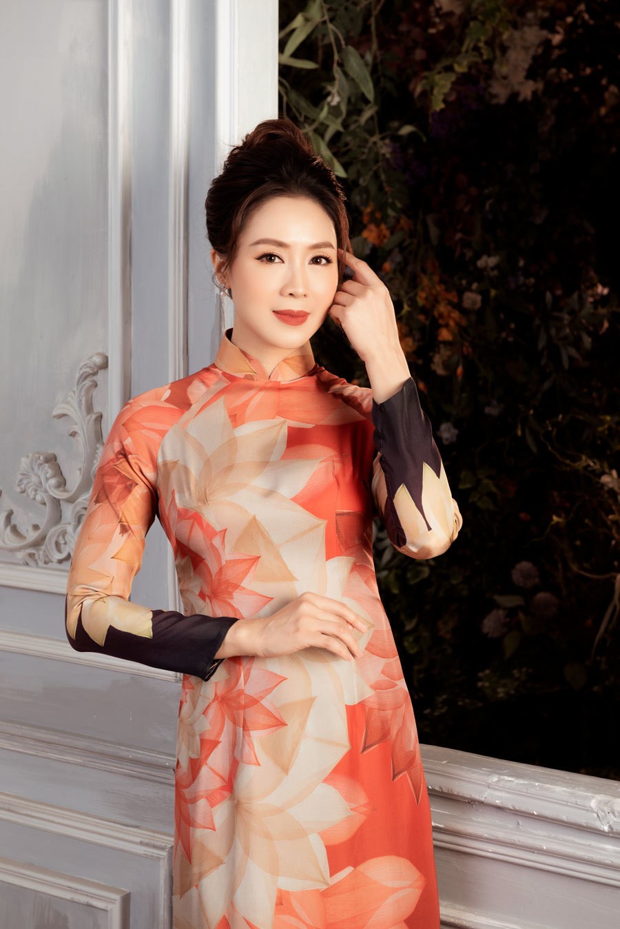 Hồng Diễm biến hóa trong bộ ảnh đón Xuân mới