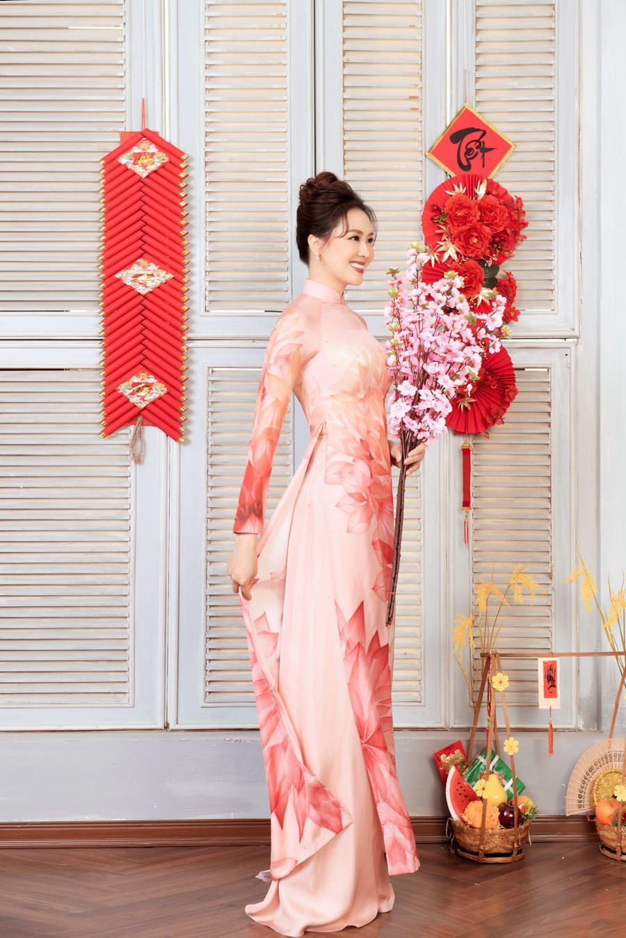 Hồng Diễm biến hóa trong bộ ảnh đón Xuân mới