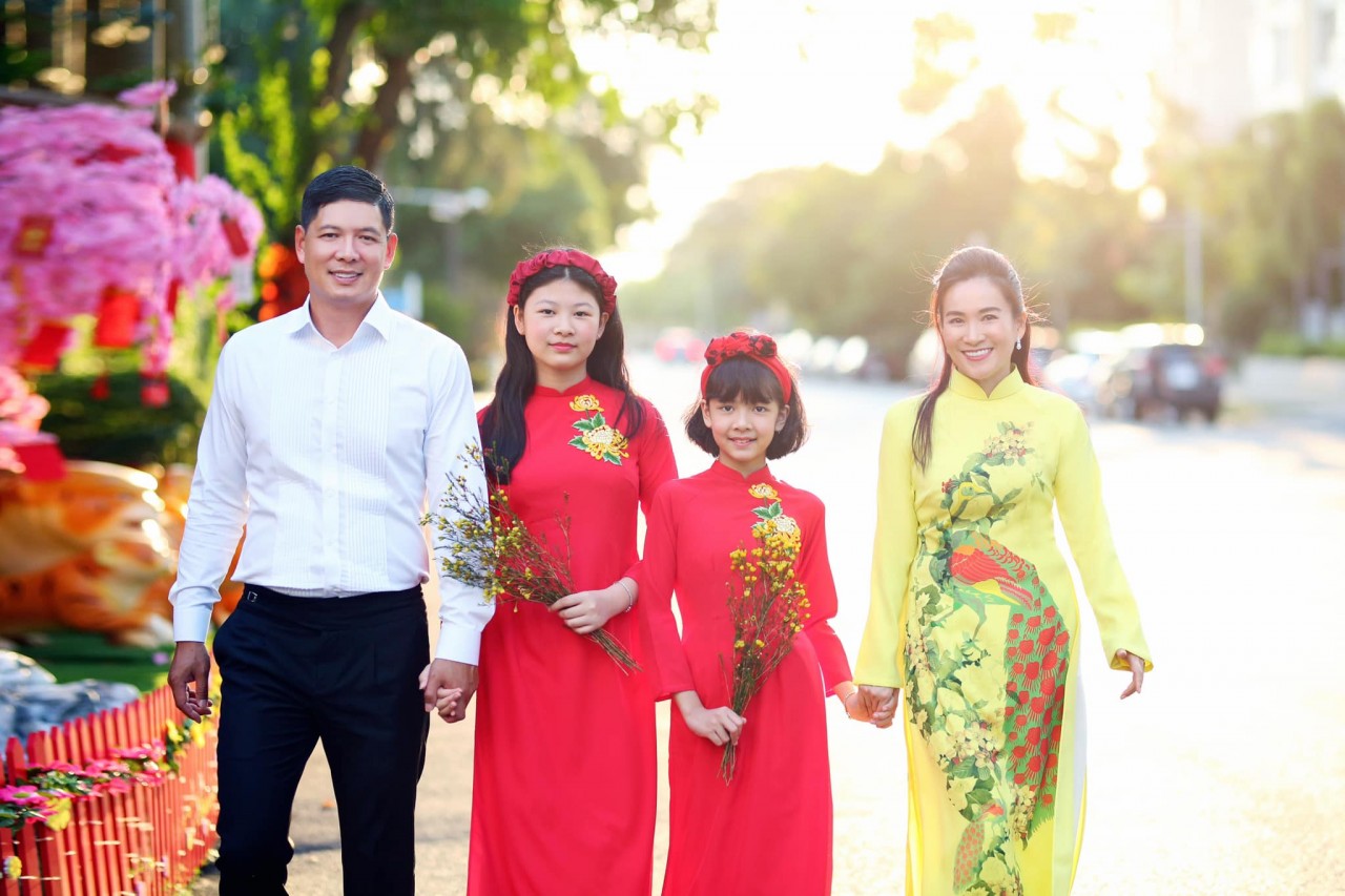 Bất ngờ với chiều cao ấn tượng của con gái Bình Minh