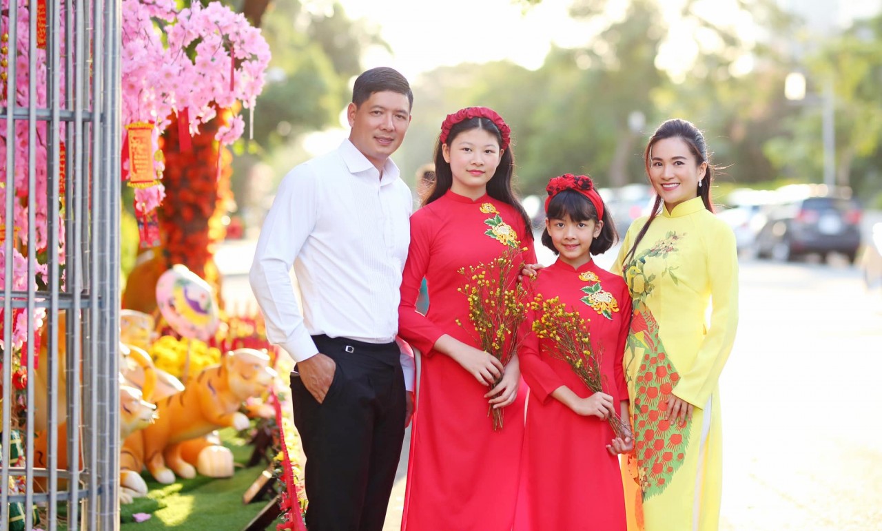 Bất ngờ với chiều cao ấn tượng của con gái Bình Minh