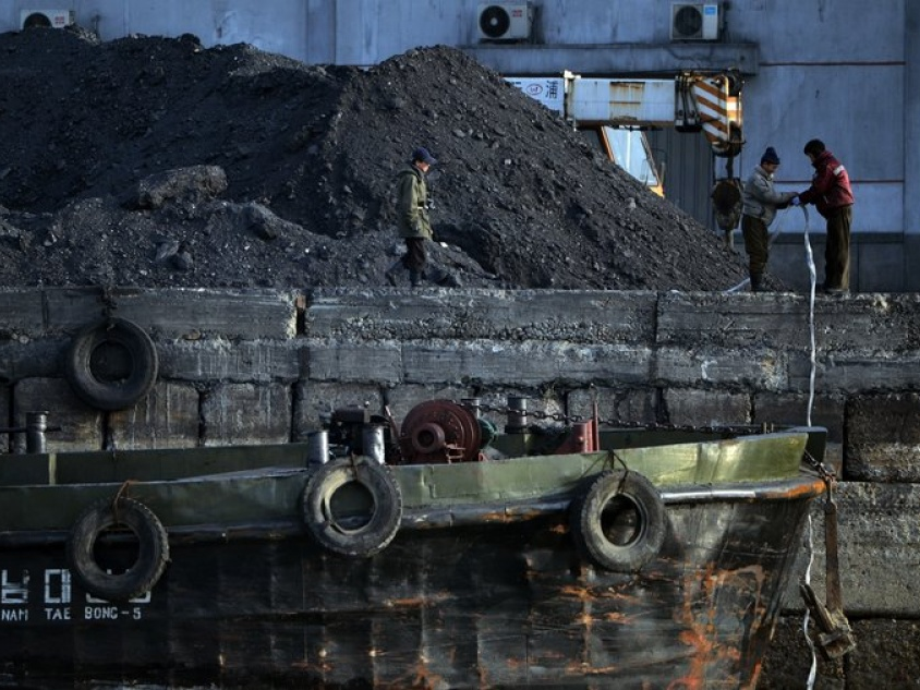 Trung Quốc ngừng nhập khẩu than đá từ Triều Tiên