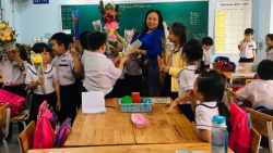 Đổi mới giáo dục bao năm nhưng thưởng Tết giáo viên vẫn 