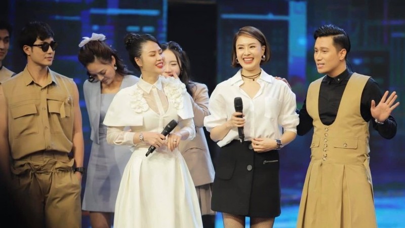 Dàn diễn viên 'Hướng dương ngược nắng' tỏa sáng trong Gặp gỡ diễn viên truyền hình 2021