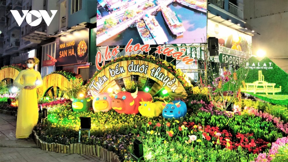Khai mạc Hội hoa xuân 'Trên bến dưới thuyền' ở TPHCM Khai mạc Hội hoa xuân 'Trên bến dưới thuyền' ở TPHCM
