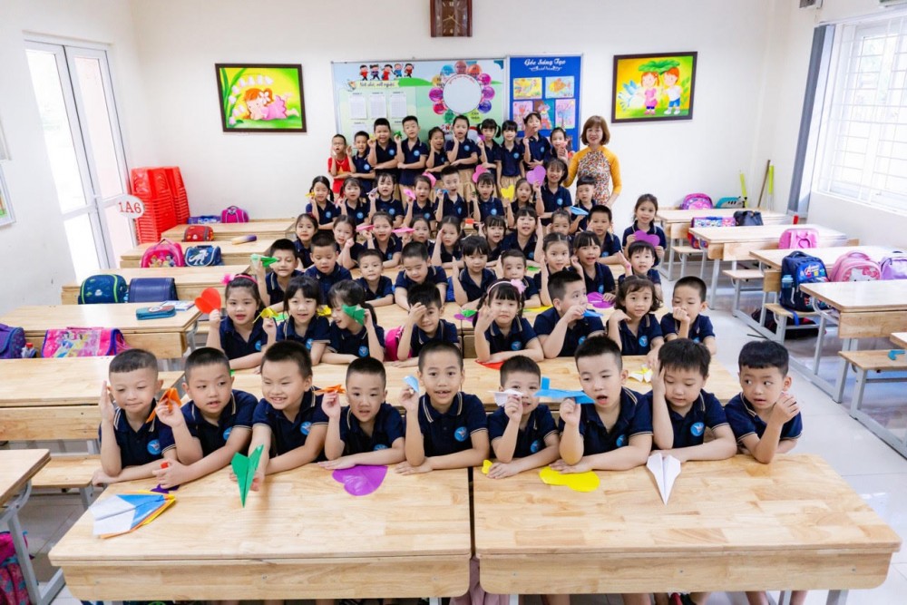 Hãy quan niệm ‘bàn học’ là cuộc sống của đứa trẻ