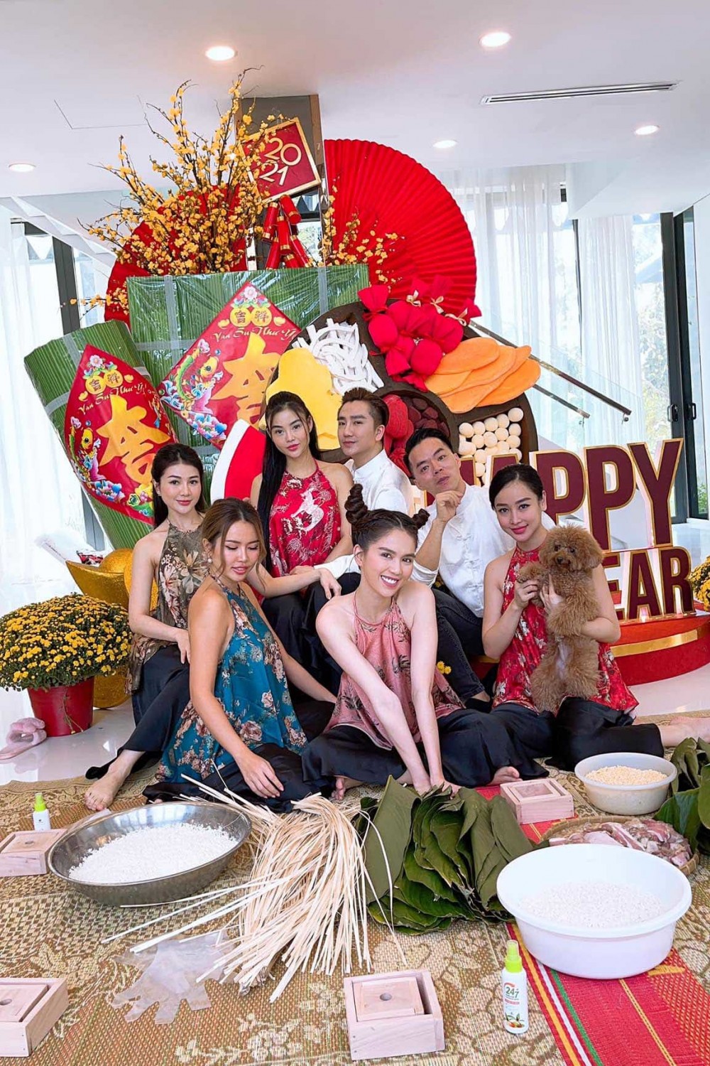 Sao Việt rộn ràng đón Tết