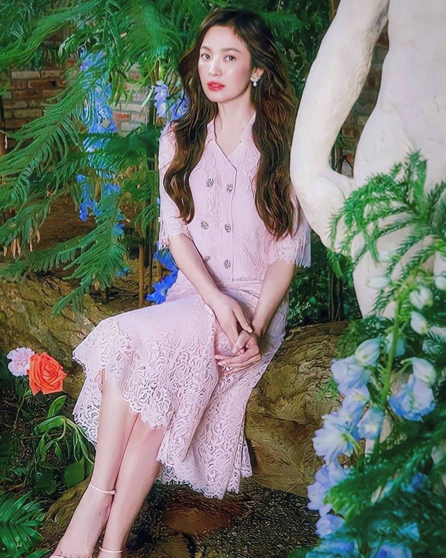 Song Hye Kyo và Son Ye Jin đọ sắc đỉnh cao khi làm người mẫu