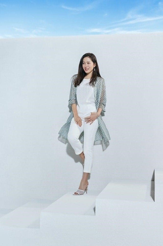 Song Hye Kyo và Son Ye Jin đọ sắc đỉnh cao khi làm người mẫu