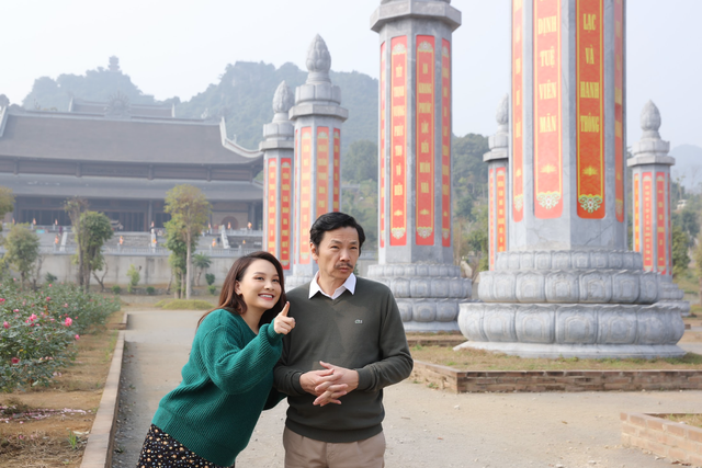 Bảo Thanh hội ngộ dàn diễn viên phim Về nhà đi con Bảo Thanh hội ngộ dàn diễn viên phim Về nhà đi con