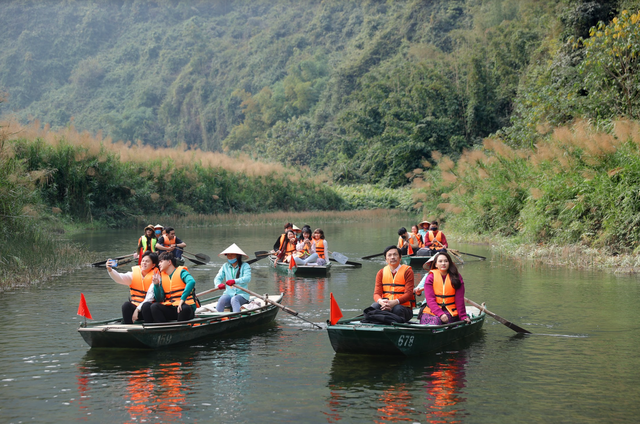 Bảo Thanh hội ngộ dàn diễn viên phim Về nhà đi con Bảo Thanh hội ngộ dàn diễn viên phim Về nhà đi con