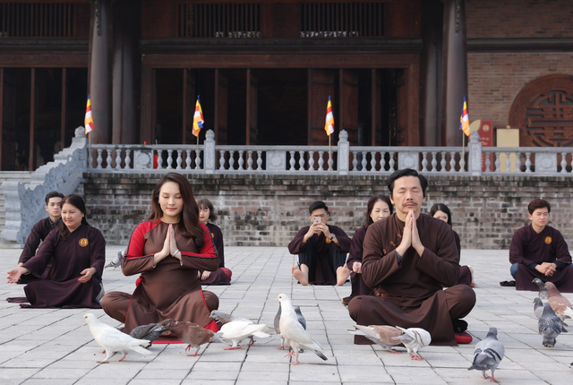 Bảo Thanh hội ngộ dàn diễn viên phim Về nhà đi con Bảo Thanh hội ngộ dàn diễn viên phim Về nhà đi con